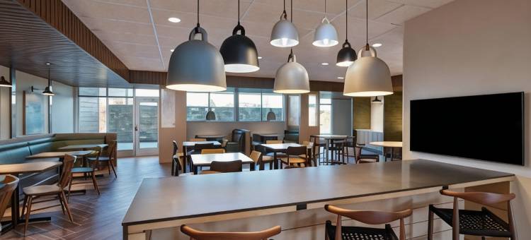 奥斯卡卢萨万枫套房酒店(Fairfield Inn & Suites Oskaloosa)图片