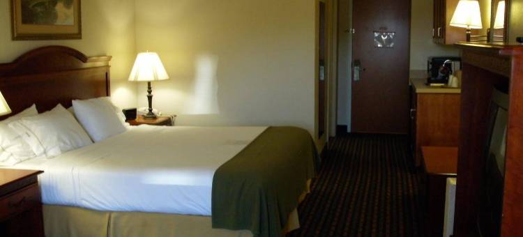 智选假日套房酒店劳林堡(Holiday Inn Express & Suites Laurinburg)图片