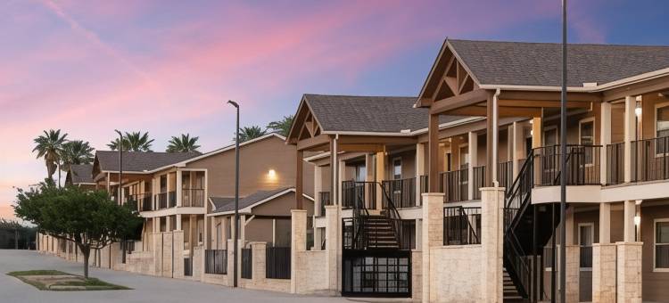 卡里索斯普林斯鹰巢- 温德姆旅屋(Eagle&#x27;s Den Suites Carrizo Springs a Travelodge by Wyndham)图片