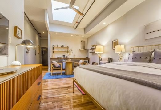 Franklin Guesthouse Hotel Overview