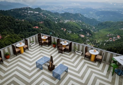 Hotel Luxury Inn by Stotrak Hospitality Hotel Overview