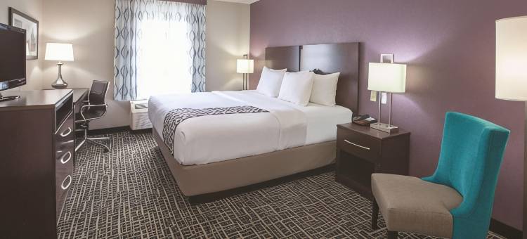 新坎伯兰哈里斯堡拉昆塔温德姆套房酒店(La Quinta Inn & Suites by Wyndham New Cumberland-Harrisburg)图片