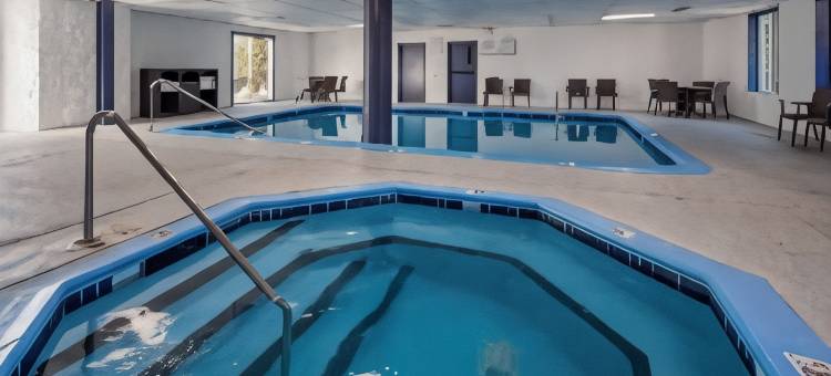 Charlevoix Inn & Suites SureStay Collection by Best Western(Charlevoix Inn & Suites SureStay Collection by Best Western)图片