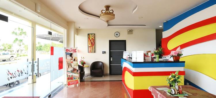 丹绒温仓布利茨酒店(Blitz Hotel Batam Near Sultan Mahmud Ri'Ayat Shah)图片