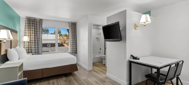 美洲长住套房酒店-拉斯维加斯火烈鸟(MainStay Suites Las Vegas Flamingo)图片