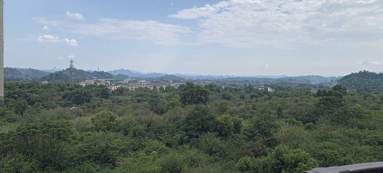 温言乐昌碧桂园免费停车电梯高层公寓(凰鸣翠岭三十八街分店)图片