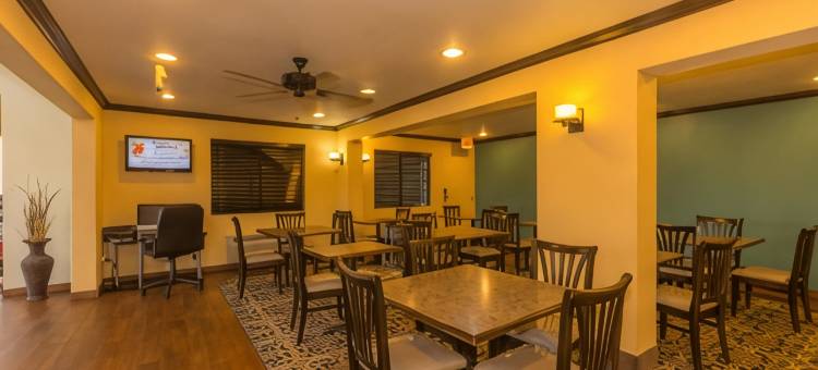 俄克拉何马城机场费尔格朗兹西温德姆速8酒店(Super 8 by Wyndham Oklahoma Airport Fairgrounds West)图片