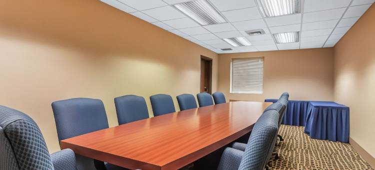 克里夫兰机场舒适酒店(Comfort Inn Cleveland Airport)图片