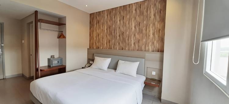 西朗林恩酒店(Lynn Hotel Serang)图片