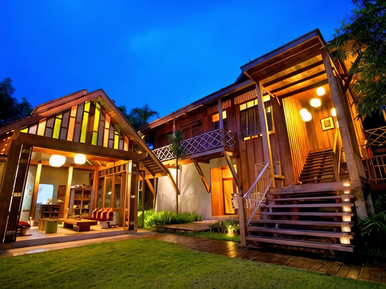 玫瑰艺术家酒店