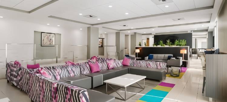 贝斯特韦斯特优质商务优质酒店(Best Western Plus Commerce Hotel)图片