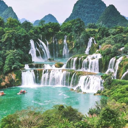 北海+通灵大峡谷+德天跨国瀑布景区+北部湾广场-南珠魂雕塑+北海银滩景区5日4晚跟团游