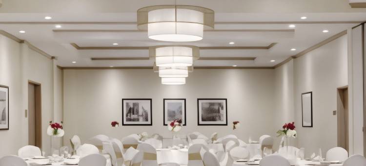 芝加哥中途机场希尔顿逸林酒店(Doubletree by Hilton Chicago Midway Airport)图片