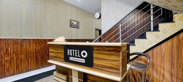 The White Solitaire图片