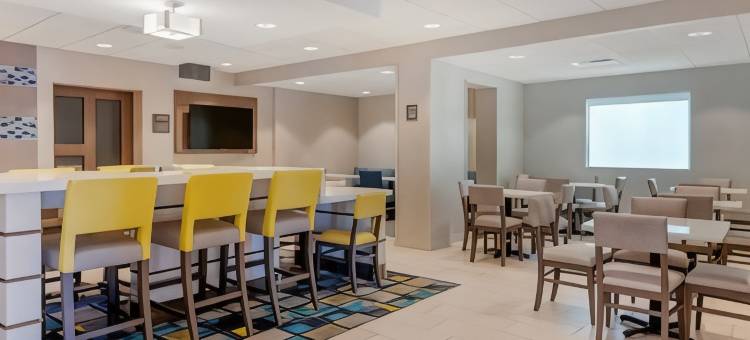 墨尔本棕榈湾温德姆拉昆塔套房酒店(Comfort Inn & Suites Melbourne-Viera)图片