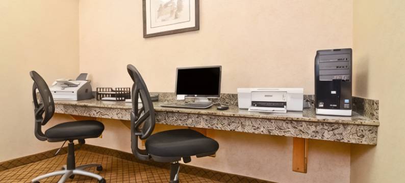 马科姆贝斯特韦斯特优质酒店(Best Western Macomb Inn)图片