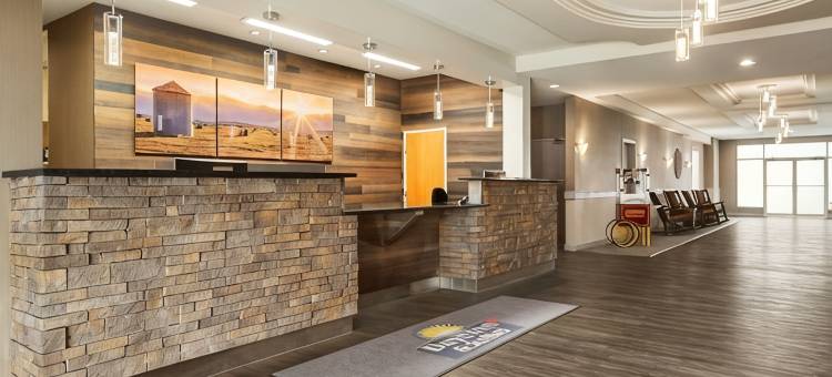 布鲁克斯戴斯套房酒店(Days Inn & Suites by Wyndham Brooks)图片