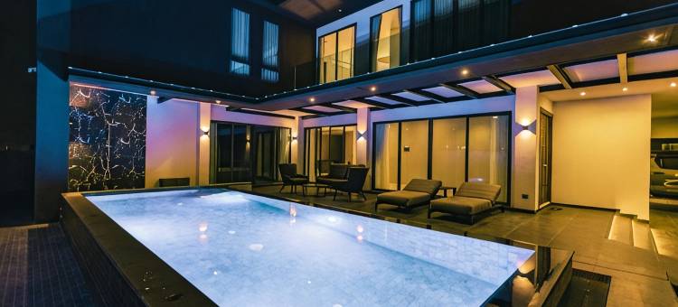 阿斯特罗奢华：4至6床位超奢华泳池度假别墅，含每日清洁(Astro Luxury: 4-6 beds Ultra Luxury Pool Villa with Daily Cleaning)图片