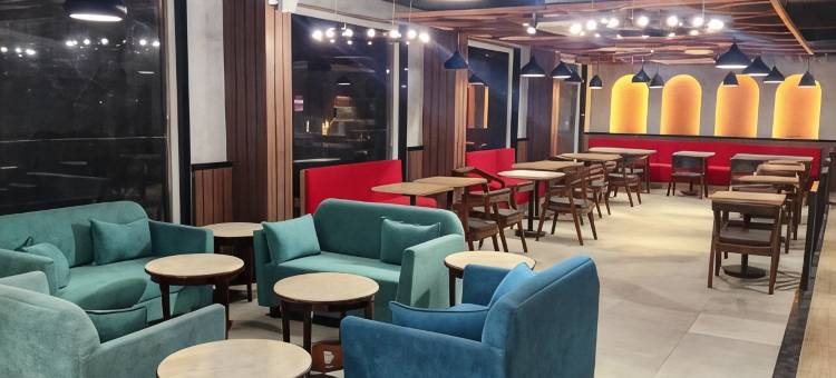 Click Hotel Bhuntar,库鲁-布恩塔尔机场(Click Hotel Bhuntar, Kullu Manali -Bhuntar Airport)图片