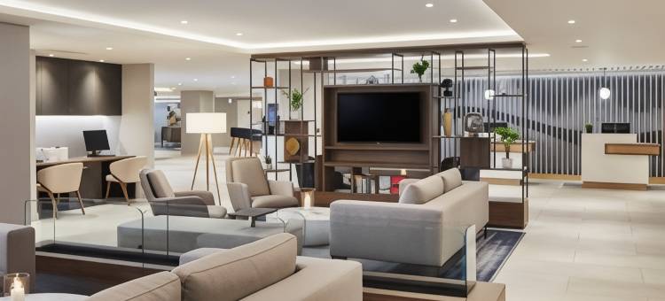 伦敦希思罗机场万怡酒店(Courtyard by Marriott London Heathrow Airport)图片