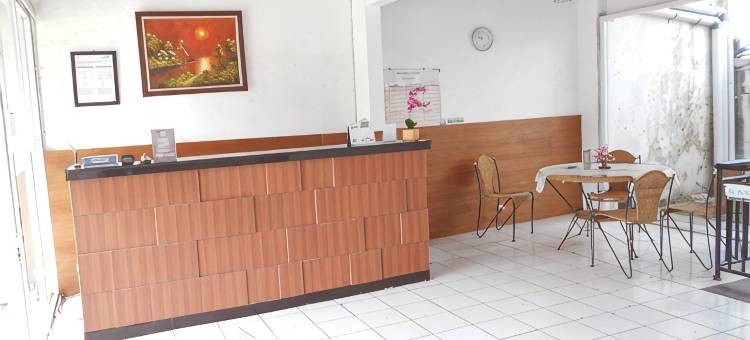 鲁玛伊斯兰及科兰雷南布根维尔旅馆(Rumah Syariah & Kolam Renang Bugenville Guesthouse)图片