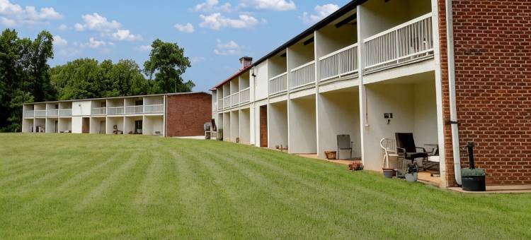 家乡弗吉尼亚斯汤顿11号公路旅馆(Hometown Inn Staunton VA Near Hwy 11)图片