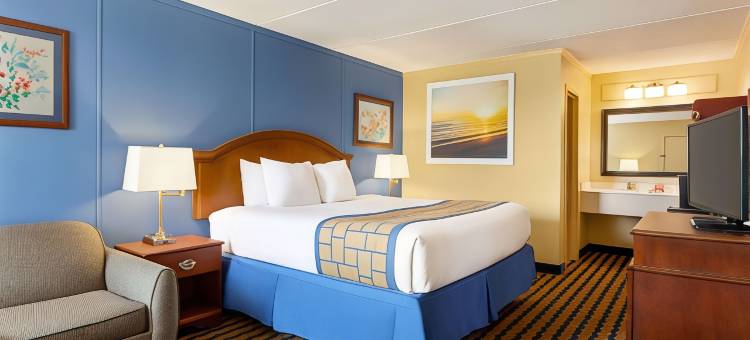 费耶特维尔西北堡布拉格地区戴斯酒店(Days Inn & Suites by Wyndham Fort Bragg/Cross Creek Mall)图片