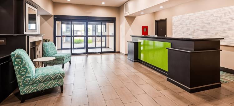 温德姆华美达酒店 伯克伯内特 / 威奇托福尔斯(Ramada by Wyndham Burkburnett / Wichita Falls)图片