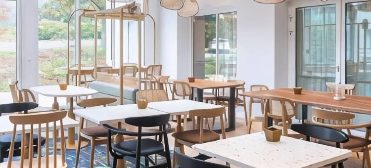 蓬蒂维布列塔尼中部宜必思尚品酒店(Ibis Styles Pontivy Centre Bretagne)图片
