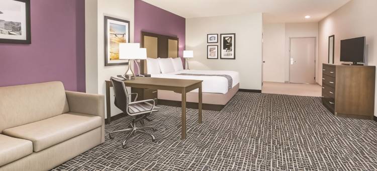 达拉斯普莱诺科隆尼拉昆塔温德姆套房酒店(La Quinta Inn & Suites by Wyndham Dallas Plano - the Colony)图片