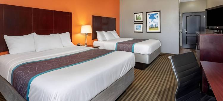 休斯敦布什国际机场东拉昆塔温德姆套房酒店(La Quinta Inn & Suites by Wyndham Houston Bush Intl Airpt E)图片