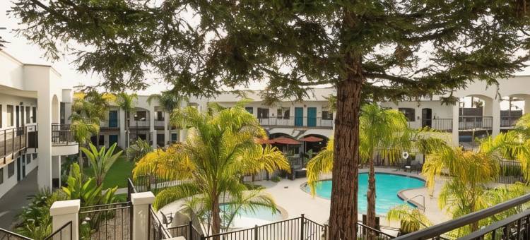牛津皮斯莫比奇套房酒店(Oxford Suites Pismo Beach)图片