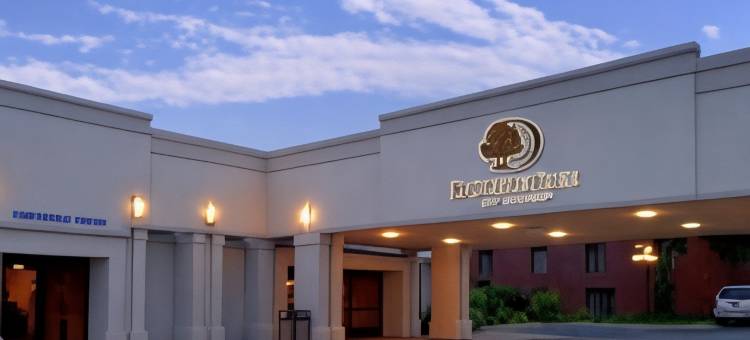 大急流城机场希尔顿逸林酒店(DoubleTree by Hilton Hotel Grand Rapids Airport)图片