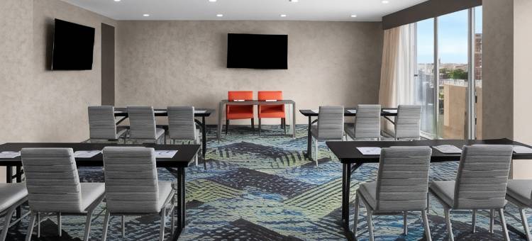 洲际酒店集团旗下伍德赛德拉瓜迪亚机场智选假日酒店及套房(Holiday Inn Express & Suites Woodside Laguardia Airport)图片