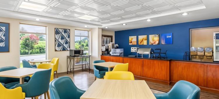 沃尔特伯勒I-95舒适套房酒店(Comfort Inn & Suites Walterboro I-95)图片