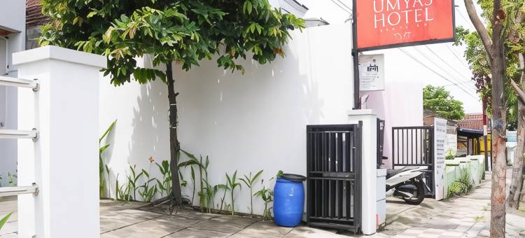 RedDoorz Plus Syariah at Umyas Hotel Near Terminal Anjuk Ladang Nganjuk图片