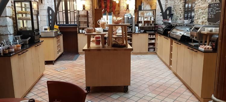 勒豪茨德蒙特勒伊酒店(Logis Hôtel & Restaurant - les Hauts de Montreuil)图片