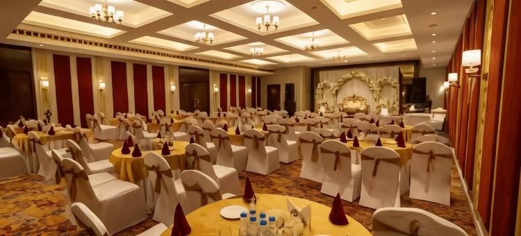 温德姆华美达安可拉杰巴格斯里纳格酒店(Ramada Encore by Wyndham Rajbagh Srinagar)图片