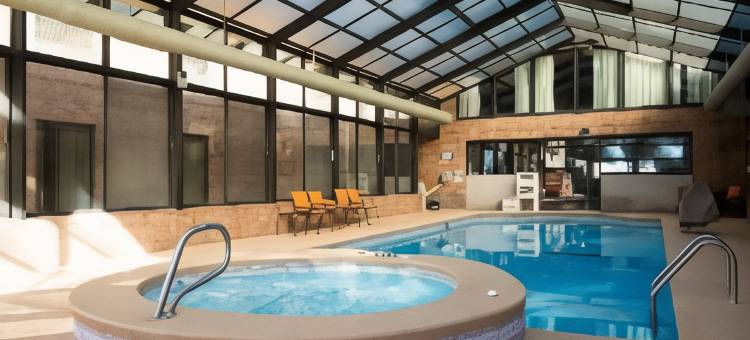 佩里国家博览会场区舒适套房酒店(Comfort Inn & Suites Perry National Fairgrounds Area)图片