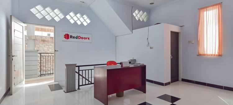 红多兹伊斯兰酒店-近塔拉坎罗摩衍那购物中心(RedDoorz Syariah Near Ramayana Mall Tarakan)图片