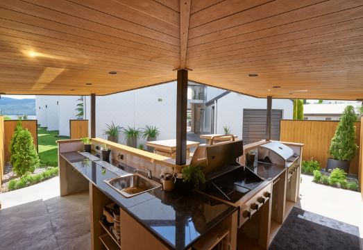 Radfords on the Lake Hotel Overview