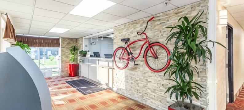 坎萨斯城独立城I-70E 乡村套房运动复合式酒店(Countryside Suites Kansas City Independence I-70 East Sports Complex Hotel)图片