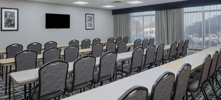 肯纳瑟拉昆塔温德姆套房酒店(La Quinta Inn & Suites by Wyndham Kennesaw)图片