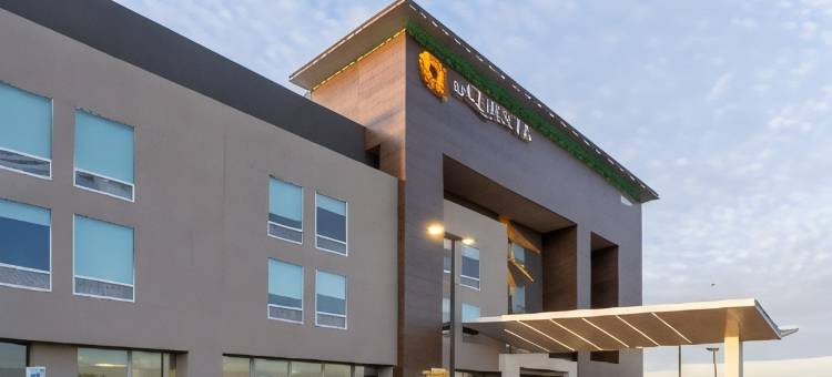 马里科帕科伯斯基拉昆塔温德姆套房酒店(La Quinta Inn & Suites by Wyndham Maricopa - Copper Sky)图片