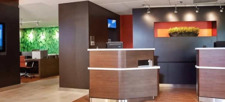 巴吞鲁日阿卡迪恩中心 LSU 区万怡酒店(Courtyard Baton Rouge Acadian Centre/LSU Area)图片