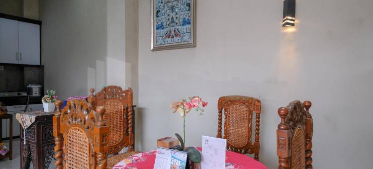 日惹格拉明吉兰民宿-红门酒店合作(Grha Minggiran Homestay Yogyakarta Mitra RedDoorz)图片