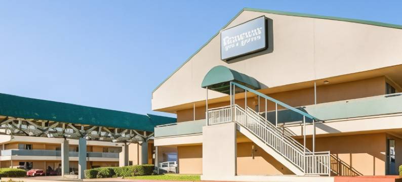 南菲耶斯塔公园罗德威套房酒店(Rodeway Inn & Suites South of Fiesta Park)图片