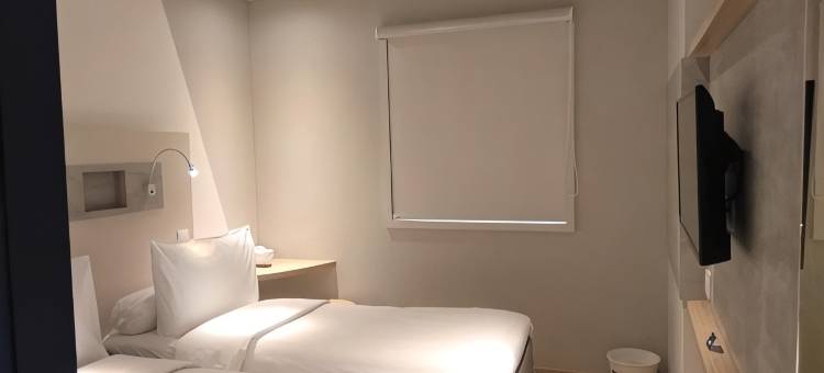 宜必思快捷苏腊巴亚蒂博尼哥罗酒店(Ibis Budget Surabaya Diponegoro)图片