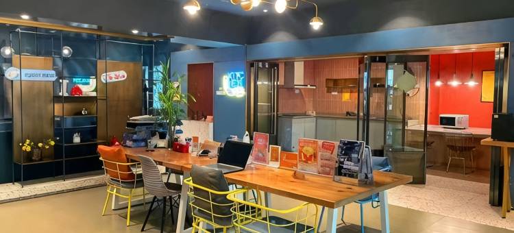半岛御景高空酒店(解放碑店)图片