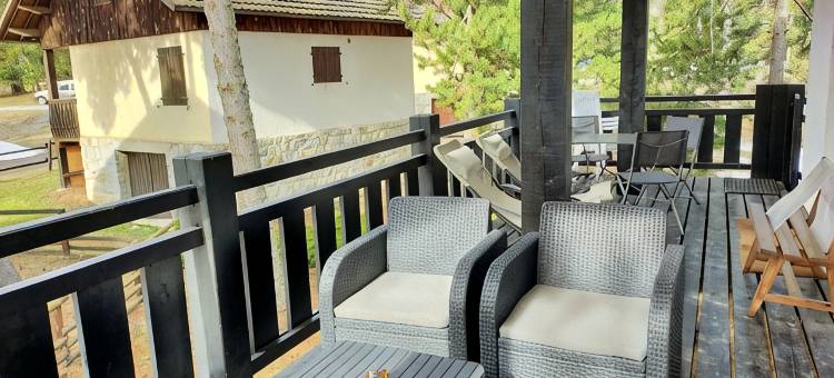 Luxurious Chalet in a Quiet and Ideal Location - Classified图片
